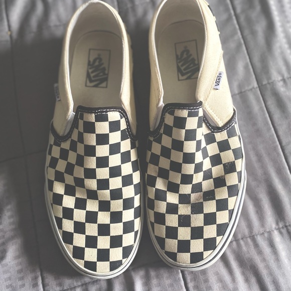 ~ Van’s Checkered Slip On Shoes ~ - Picture 5 of 6
